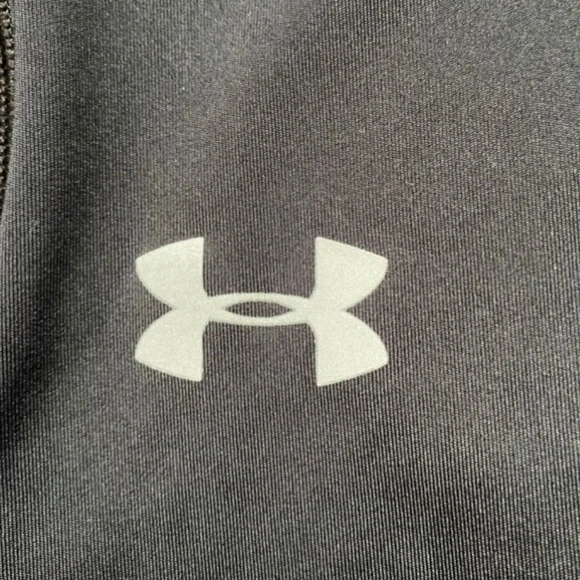 🎉Under Armour Black Cropped Length Women’’s Workout Leggings Size Large - Picture 2 of 4
